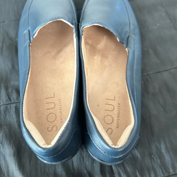 Soul Naturalizer woman’s Navy Loafers - size 9 M- uppers leathers- very comfy - Picture 4 of 11